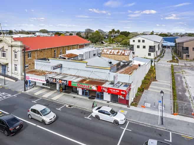 Split-risk Freehold Property Investment