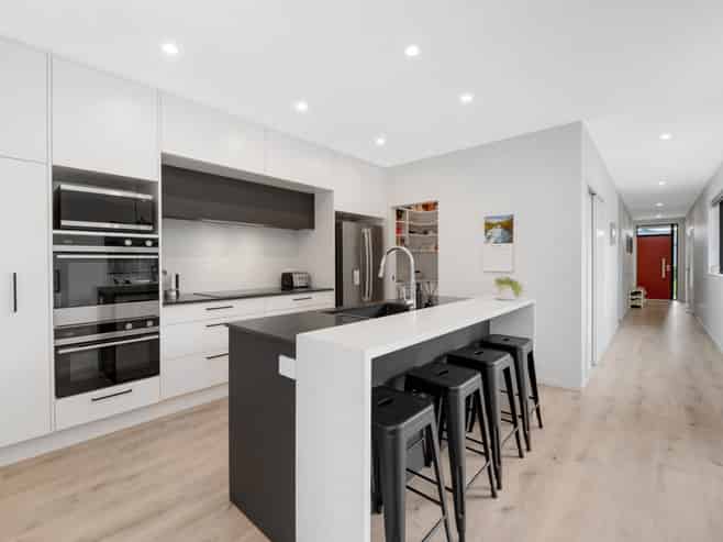 16b Marine Garden Crescent, Beachlands