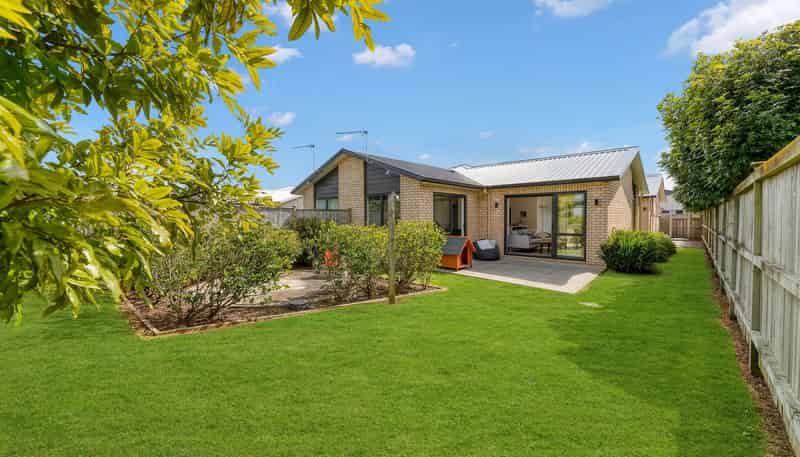 16b Marine Garden Crescent, Beachlands