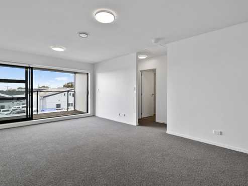 2M/4045 Great North Road, Glen Eden