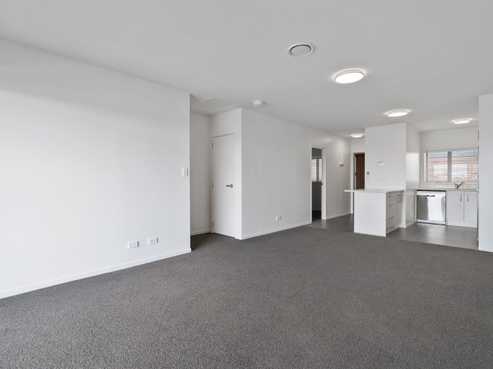 2M/4045 Great North Road, Glen Eden