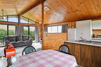 11 Amun Place, Pomare