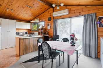 11 Amun Place, Pomare