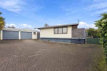 11 Amun Place, Pomare