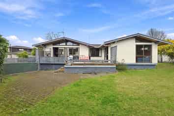 11 Amun Place, Pomare