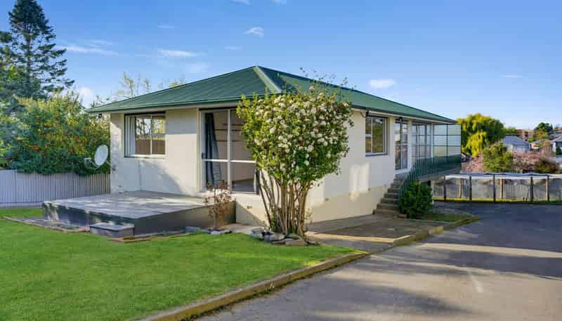 84 Grants Road, Marchwiel
