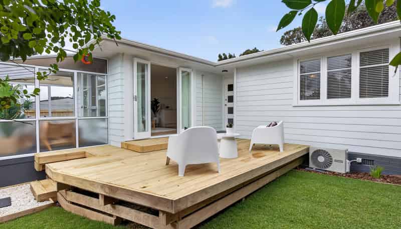 6 Holman Road, TE ATATU PENINSULA