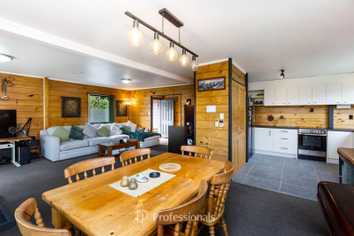 301 Main Road North, Brown Owl