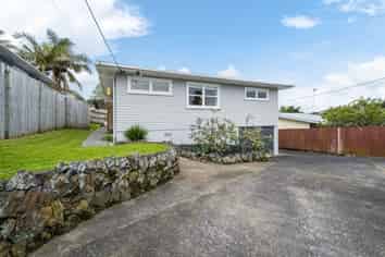 1/23 Levesque Street, Birkdale