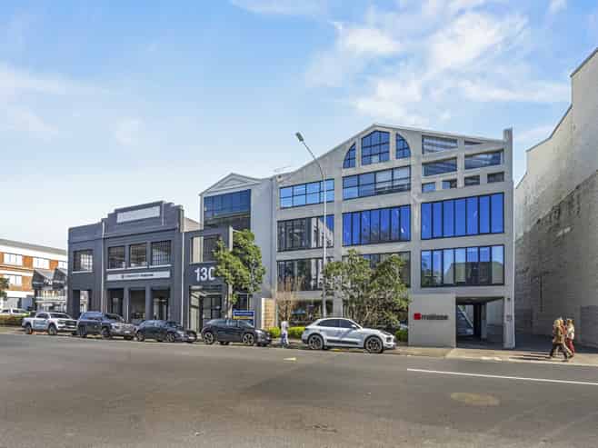 Prime Parnell penthouse office with parking
