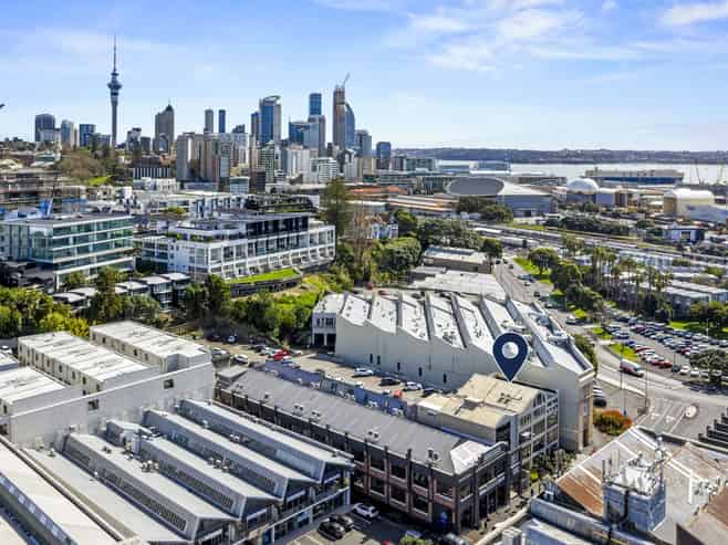 Prime Parnell penthouse office with parking