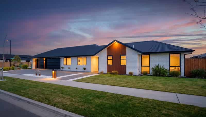 30 McQuillan Avenue, Woodend