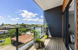 208/8 Gray Avenue, Mangere East