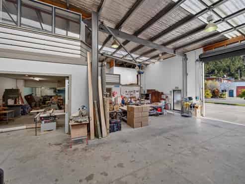 Rare Large-Scale Live/Work Opportunity