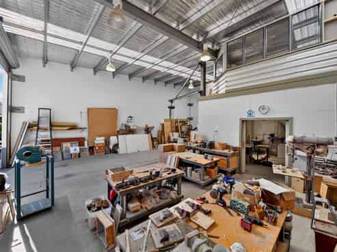 Rare Large-Scale Live/Work Opportunity