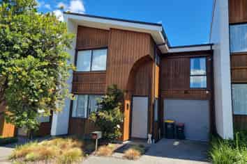 8 Quarters Lane, Beachlands