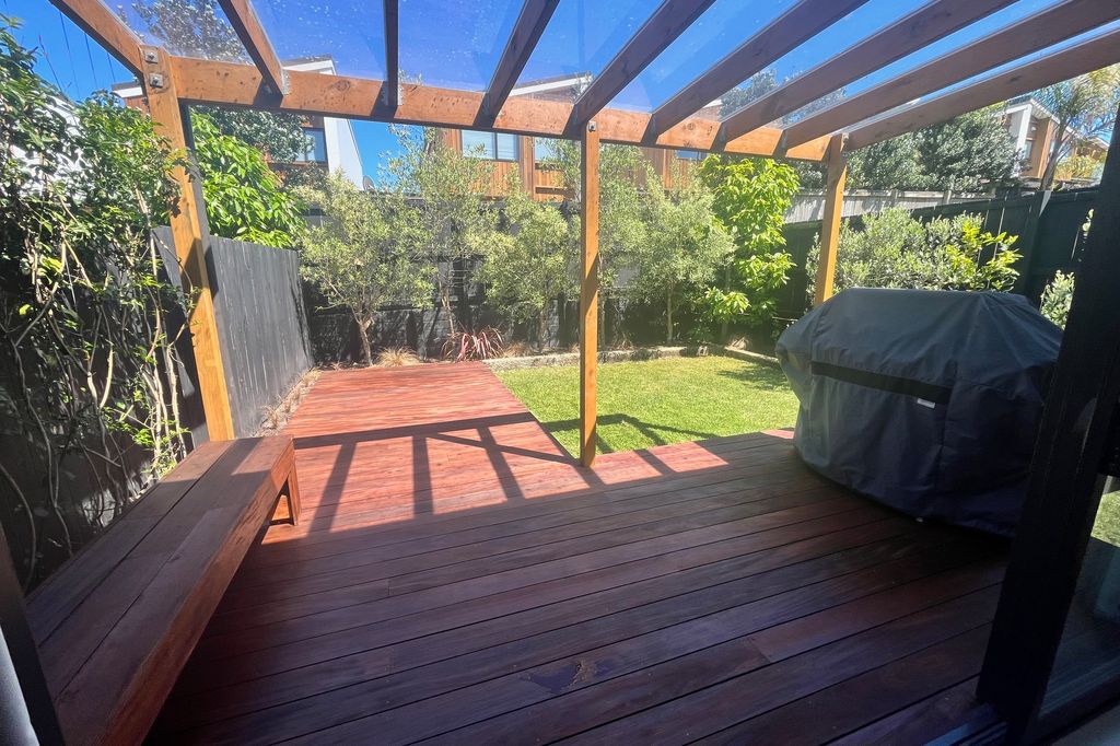 Easy Living at Pine Harbour 3