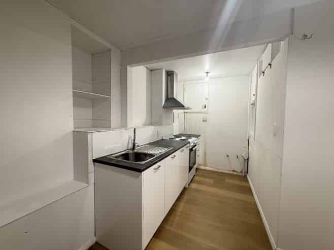2/11a Hillary Street, Tawa