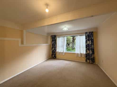 2/11a Hillary Street, Tawa