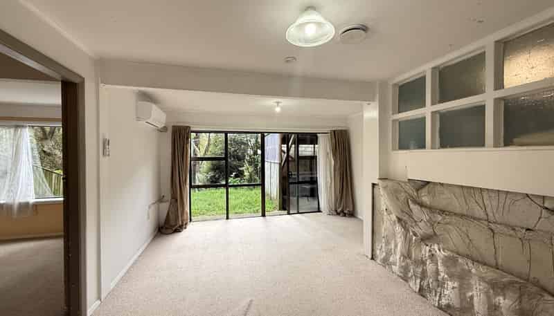 2/11a Hillary Street, Tawa