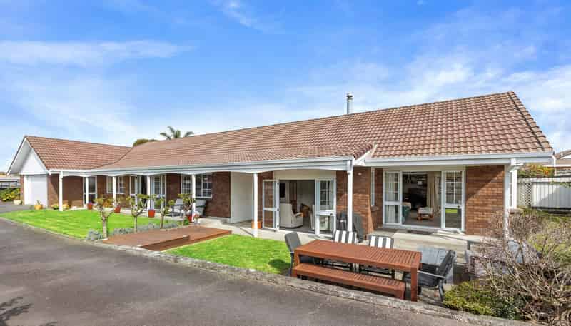 12 Smiths Road, Matua