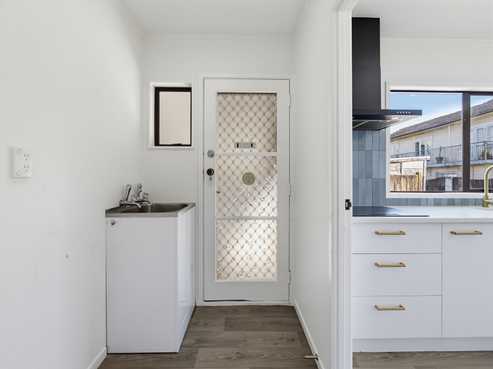 2/21 Rosebank Road, Papatoetoe