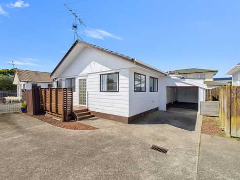 2/21 Rosebank Road, Papatoetoe
