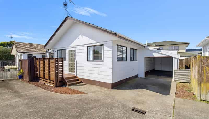 2/21 Rosebank Road, Papatoetoe