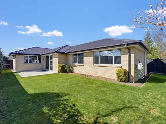 15 Cellars Way, Yaldhurst