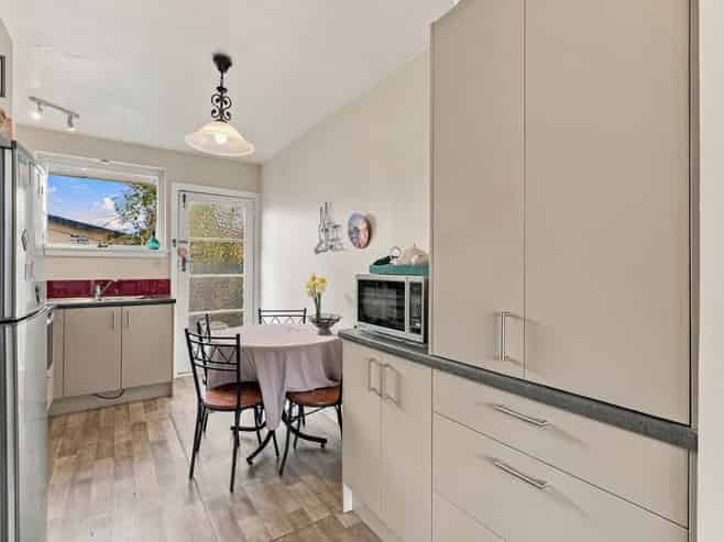 2/70 Shakespeare Road, Waltham