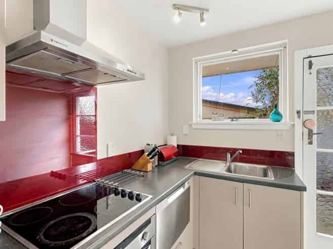 2/70 Shakespeare Road, Waltham