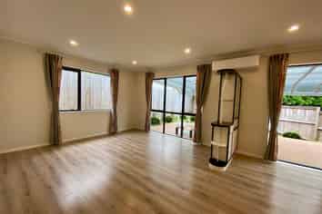 75 Granville Drive, Massey