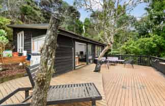 107 Lone Kauri Road, Karekare