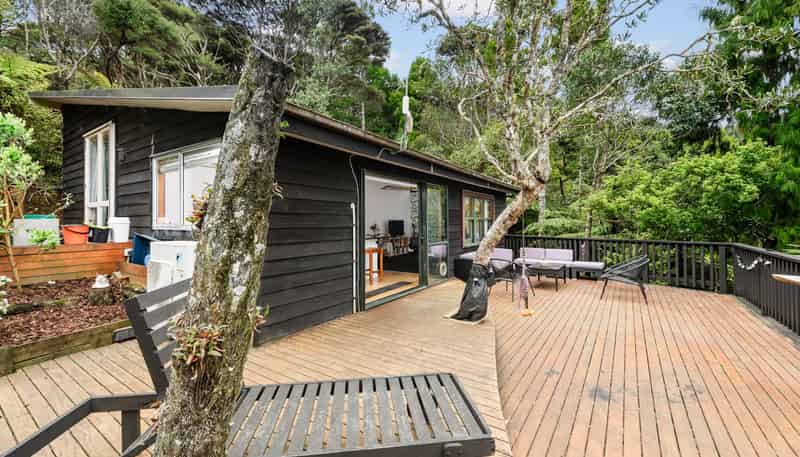 107 Lone Kauri Road, Karekare