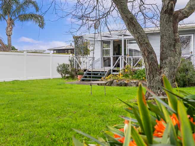 5 Puriri Road, Beachlands