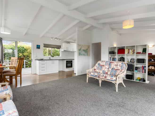5 Puriri Road, Beachlands