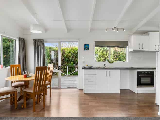 5 Puriri Road, Beachlands