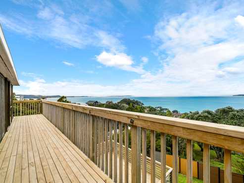 254 Whangaparoa Road, Red Beach