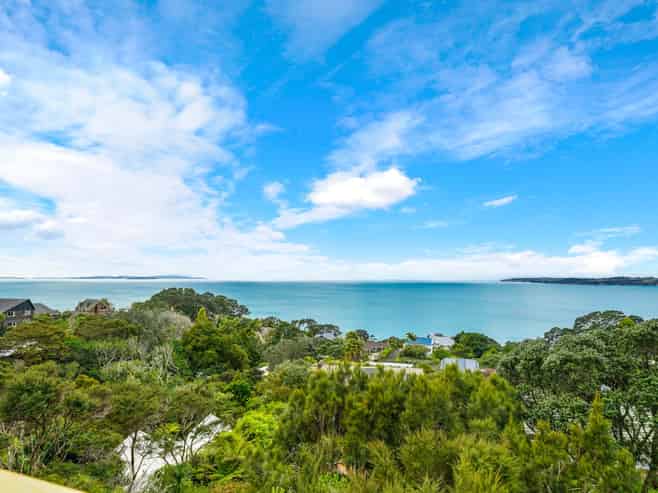 254 Whangaparoa Road, Red Beach