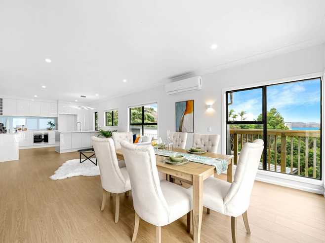 254 Whangaparoa Road, Red Beach