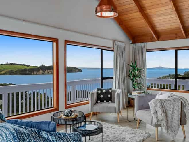 82 Shakespear Road, Army Bay