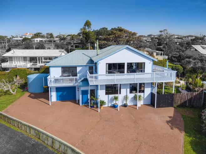 82 Shakespear Road, Army Bay