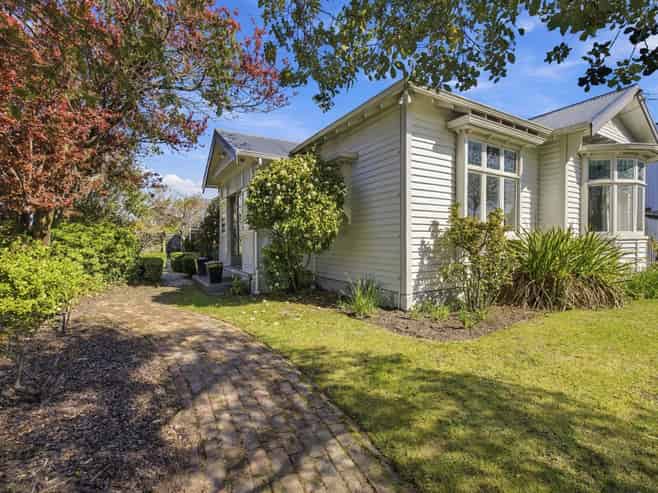 124 Edward Avenue, Edgeware