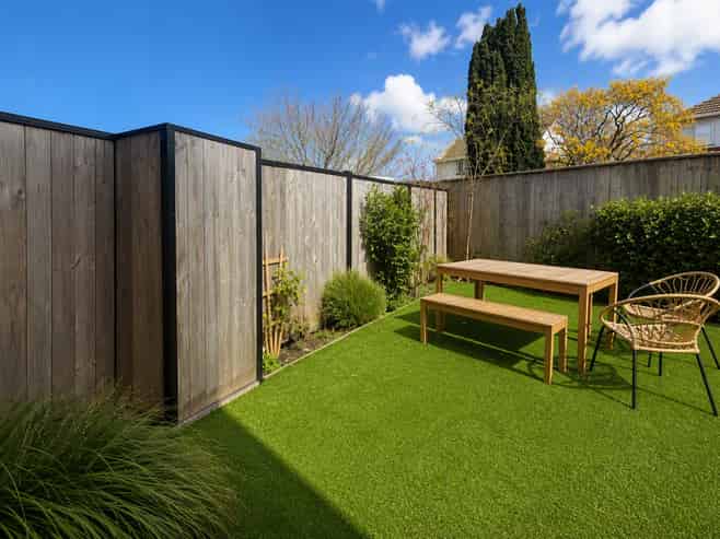 8/3 Milne Crescent, Taita