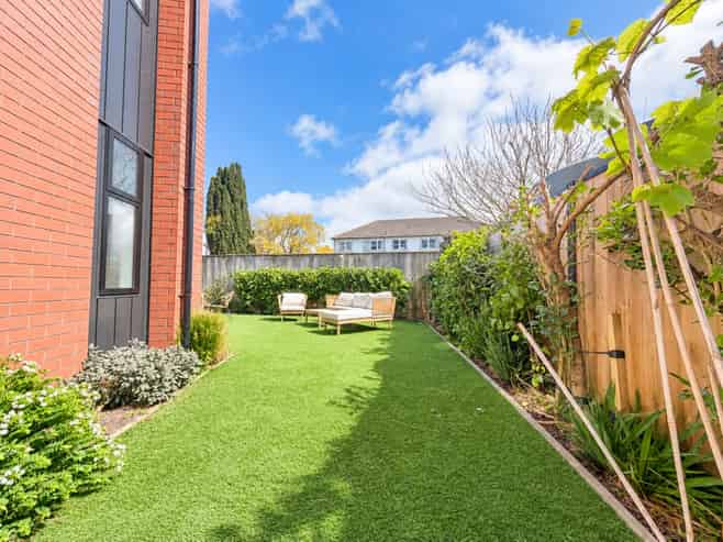 8/3 Milne Crescent, Taita