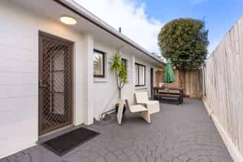 1/6 Pokapu Street, Titirangi