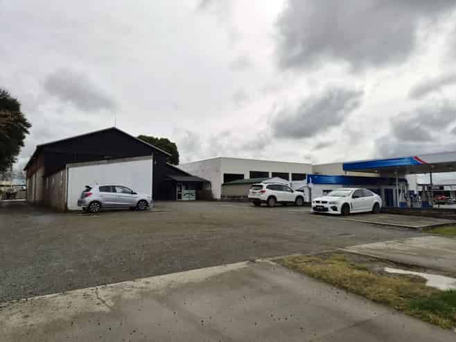 High stud commercial space