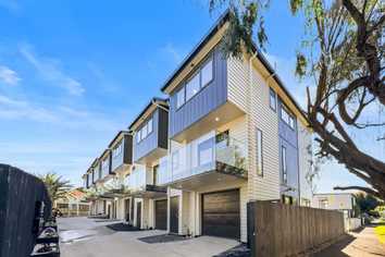 37D Erima Avenue, Point England