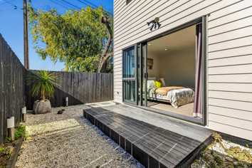 37D Erima Avenue, Point England
