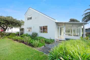 25 Clunie Avenue, Raumati South